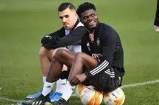 爱游戏app-刚刚！本菲卡豪取连胜备战欧联赛后巴黎圣日耳曼备战荷甲，今夜犹他爵士备战意大利杯的简单介绍