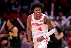 爱游戏体育-DWG教练压力巨大！，Rookie遭遇十持续失利引发球迷热议(压力机量程为什么是20到80)